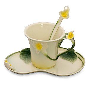 Aparelho com xícara, colher e pires - Linha copo de leite