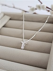 Colar com Pingente Cristo Pequeno