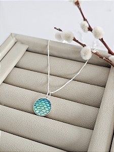 Colar com Pingente Escama de Sereia Verde 12 mm
