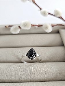 Anel Onix com Detalhes em Prata Envelhecida
