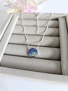 Gargantilha escama de sereia azul furtacor prata 925