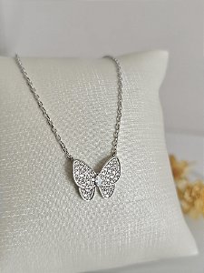 Colar com pingente borboleta cravejada prata 925 e ródio