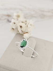 Anel solitario oval cravejado prata 925/ cor esmeralda