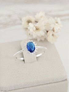 Anel solitário oval cravejado prata 925/ cor safira