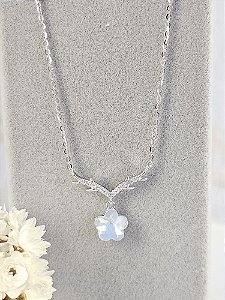 Gargantilha Flor cristal boreal prata 925 com banho de ródio