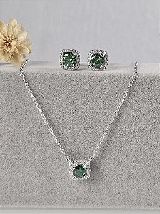 Conjunto quadrado cravejado verde 7mm prata 925 com banho de ródio