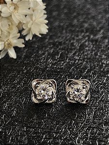 Brinco ponto de luz flor Moissanite 5mm prata 925 com banho de ródio