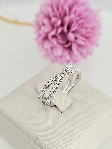 Anel entrelaçado cravejado Moissanite prata 925 com banho de ródio