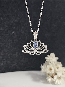 Colar Flor de Lótus com zircônia azul prata 925 com ródio