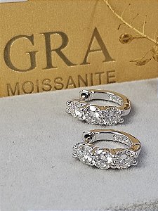 Brinco Argolinha Moissanite 4mm/ 0.30ct prata 925 com banho de ródio