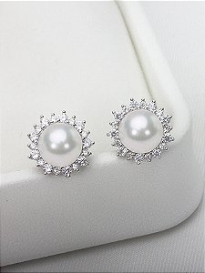 Brinco pérola e Moissanite 1,7mm/ 0.02ct prata 925 com banho de ródio