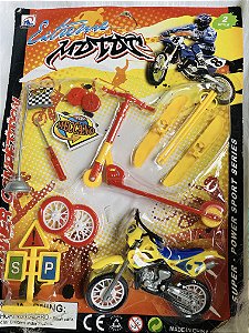 KIT MOTO EXTREME COM PATINETE E ACESSÓRIOS