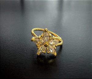P0472 ARGOLA RODIO DOURADO TORÇAO FLOR CRISTAL 8MM
