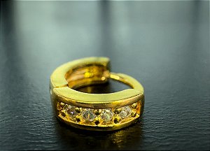 P0285 CLICK SEPTO RÓDIO DOURADO UMA FILEIRA 4 PEDRAS INTERNAS 6MM