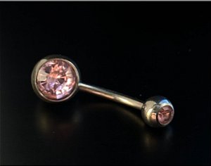 P0128 BANANA UMBIGO AÇO STRASS ROSA 5MM