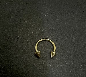 P0771 FERRADURA SPIKE TITANIO PVD GOLD 1.2 10MM