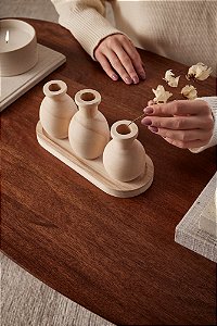 KIT BANDEJA E MINIVASO EM MADEIRA - 17680