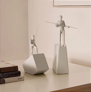 ESCULTURA PESSOA EM POLIRRESINA - 18123