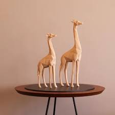 ESCULTURA GIRAFA EM POLIRRESINA G- 13912