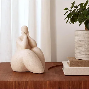 ESCULTURA MULHER EM POLIRRESINA - 18394