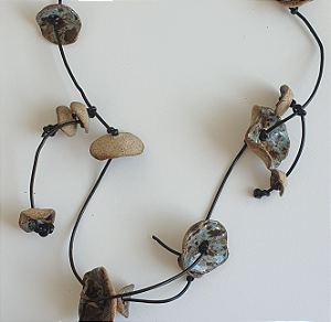 Colar de cerâmica Wabi sabi