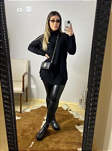 Calça em couro resinado flanelada