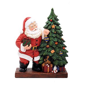 Noel Colocando Enfeite na Árvore