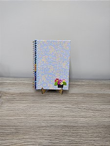 Caderno Personalizado espiral 80 folhas tecido azul claro aplique vaso de flores