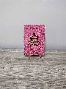 Caderno Personalizado brochura 96 folhas com tecido rosa gaiolas aplique MDF gaiola