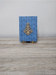 Caderno Personalizado brochura 48 folhas com tecido azul com brasões e aplique MDF brasão