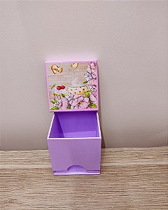 Caixa de chá rosa decorada com decoupage xícara e flores rosa
