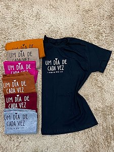 Blusa “Um dia de cada vez.” 1555