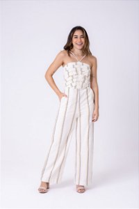 Macacão longo em linho com listras risca de giz, detalhes em bordados de linha e prega.