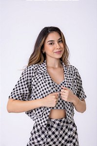 Casaquinho em alfaiataria com top.