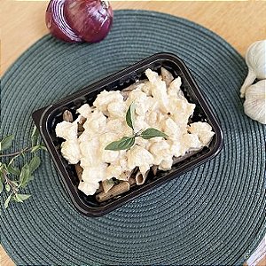 Penne Integral ao Molho Branco e Frango - 300g