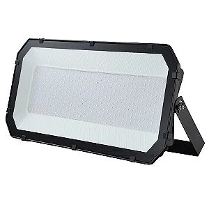 Refletor Ultra LED 800W 6500K branco frio preto SMD IP66 bivolt.