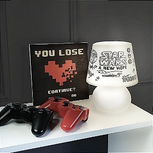 Abajur Micro Lampe Star Wars Doodles Ø15x20cm Polietileno Branco e Preto.