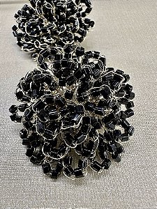 Brinco Frufru grande preto