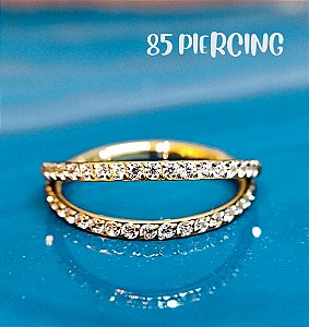 SEGMENTO DUPLO ZIRCÔNIAS CRAVEJADAS TITÂNIO 12MM GOLD PVD