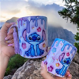 CANECA PERSONALIZADA DO STITCH ALÇA COLORIDA E INTERNA EFEITO 3D