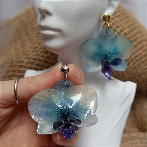 Brinco Curto Marisa - Orquídea Natural Preservada em Resina