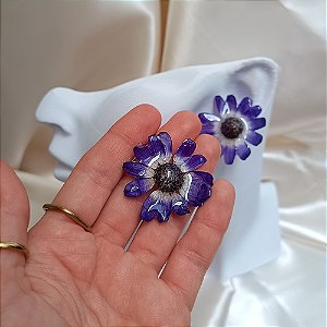 Brinco Pino - Cinerária Natural Preservada em Resina