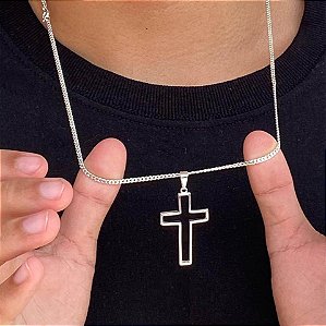 Corrente masculina com pingente cruz vazada