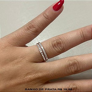 Anel banhado a prata com pedrinhas