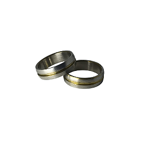 Aliança com canaleta dourada no meio 5MM