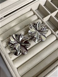 Brinco Flor em Leque