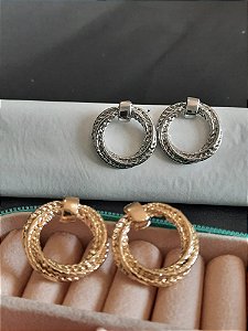 Brinco De Fundição Entrelaçado
