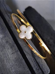 Bracelete De Trevo Resina perolado