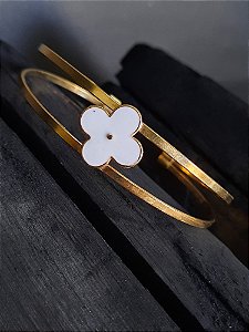 Bracelete De Trevo Resina Branco