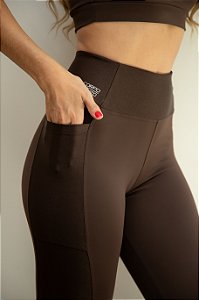 Legging com Faixa Lateral e Bolsos